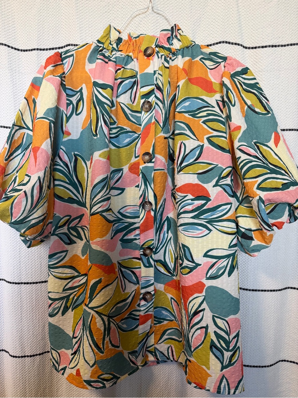 THML Multicolor Puff-Sleeve Floral Top - Picture 3 of 3